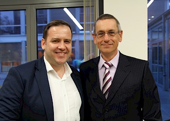 Prof. Dr. Kühnapfel mit BIS Absolvent 2019; Foto: BIS LU