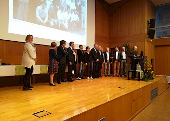 Würdigende Worte von Herrn Prof. Dr. Unger zum 30-jährigen Studienabschluss der BIS Diplomstudierenden; Foto: BIS LU