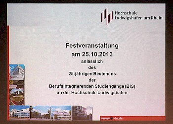 Begrüßungsseite Präsentation zur Festveranstaltung; Foto: BIS LU