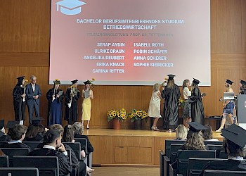 AbsolventInnen des Studiegangs BIS; Foto: FB II HWG LU